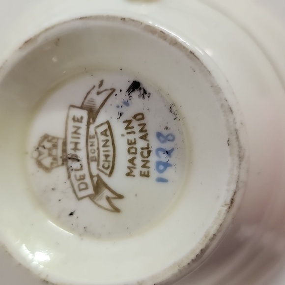 Delphine Fine Bone China Cup and Saucer FLOWERS England - Picture 4 of 8